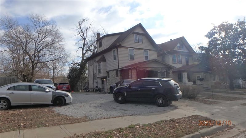 3427 Wabash Ave, Kansas City, MO 64109