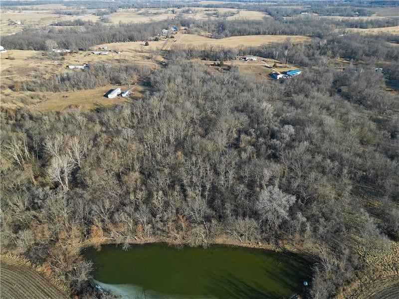 974 525th Rd, Centerview, MO 64019
