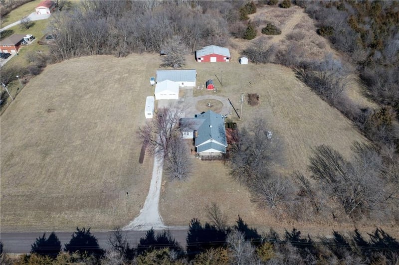 4211 Cunningham Rd, St Joseph, MO 64507