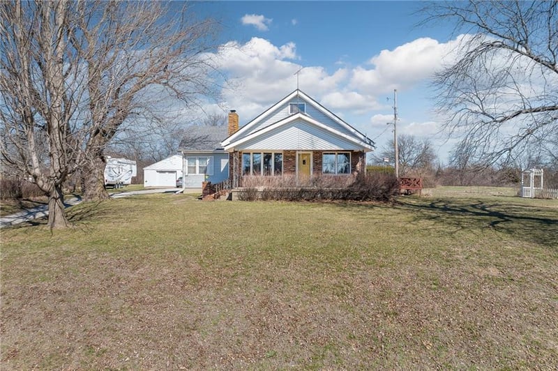 4211 Cunningham Rd, St Joseph, MO 64507