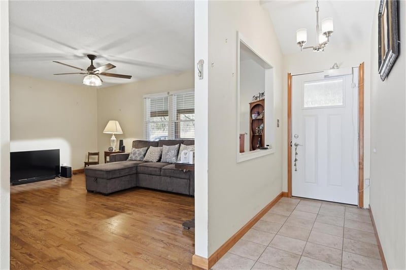 9851 Kansas Ave, Kansas City, KS 66111