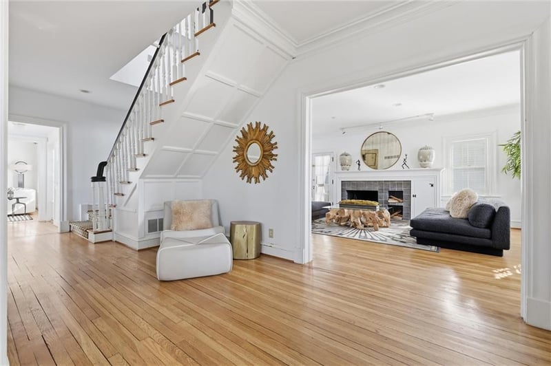 5701 Central St, Kansas City, MO 64113