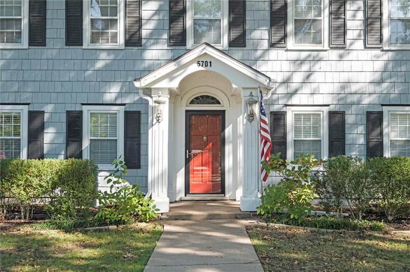 5701 Central St, Kansas City, MO 64113