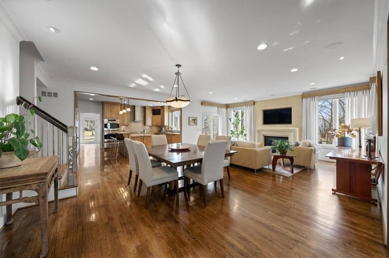 4001 W 126 St, Leawood, KS 66209