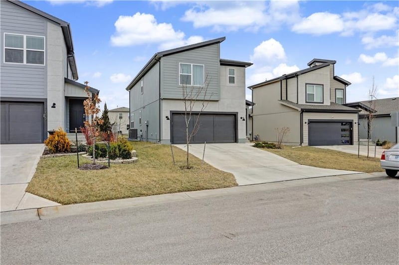 13333 180th St, Overland Park, KS 66013