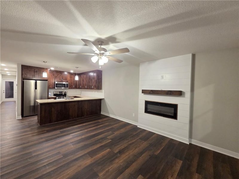 32 7th St, Adrian, MO 64720