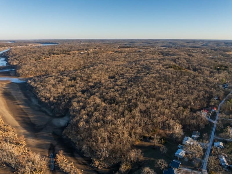 23583 Salley Dr, Warsaw, MO 65355