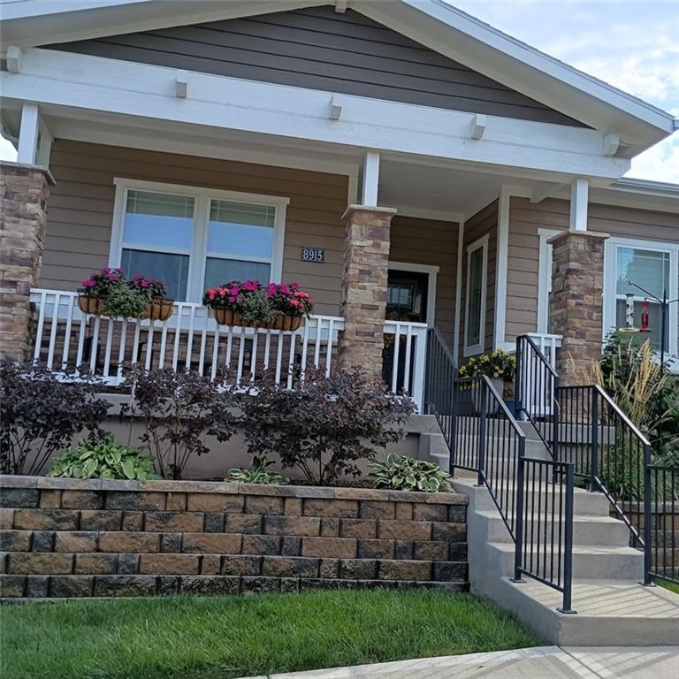 8915 80th Ter, Kansas City, MO 64158