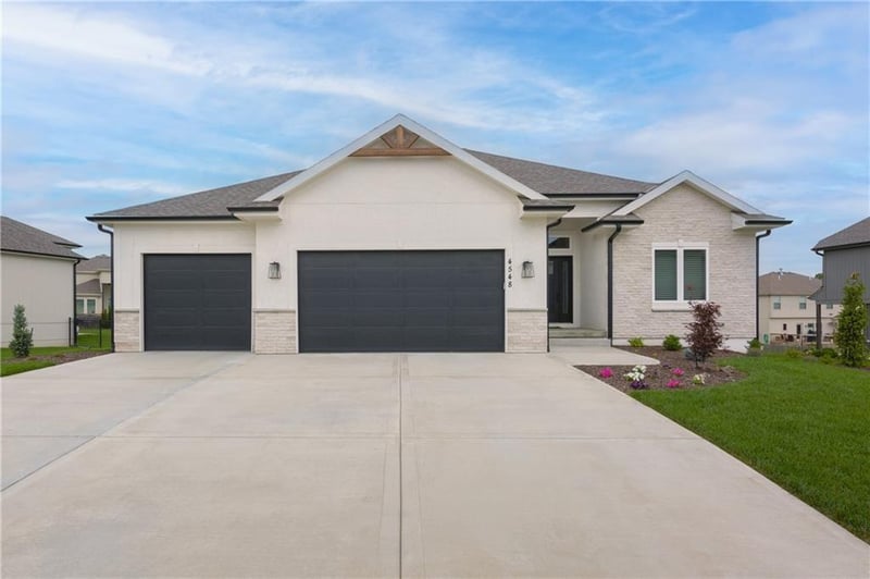 4548 Seneca Ter, Lee's Summit, MO 64064