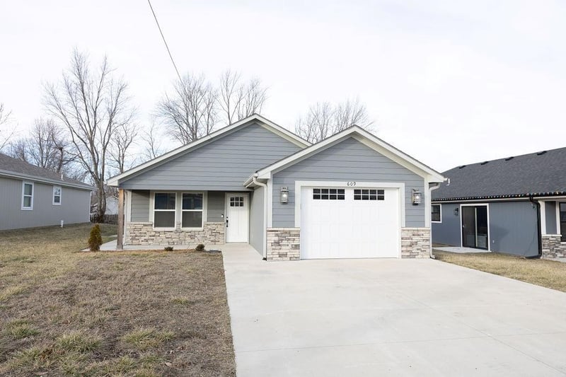 609 Dryden St, Odessa, MO 64076