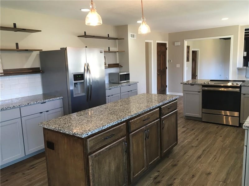 111 Southfork Rd, Lansing, KS 66043