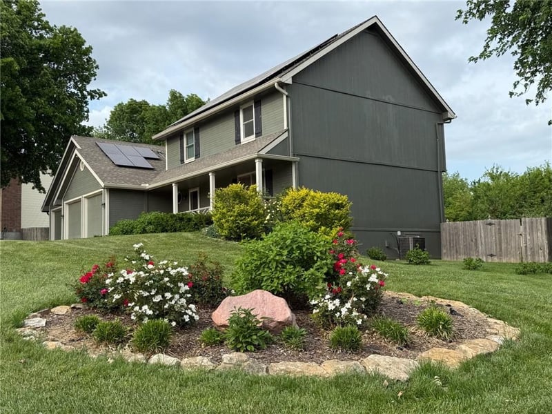111 Southfork Rd, Lansing, KS 66043