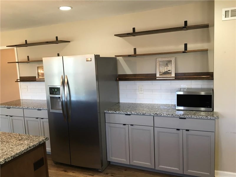 111 Southfork Rd, Lansing, KS 66043