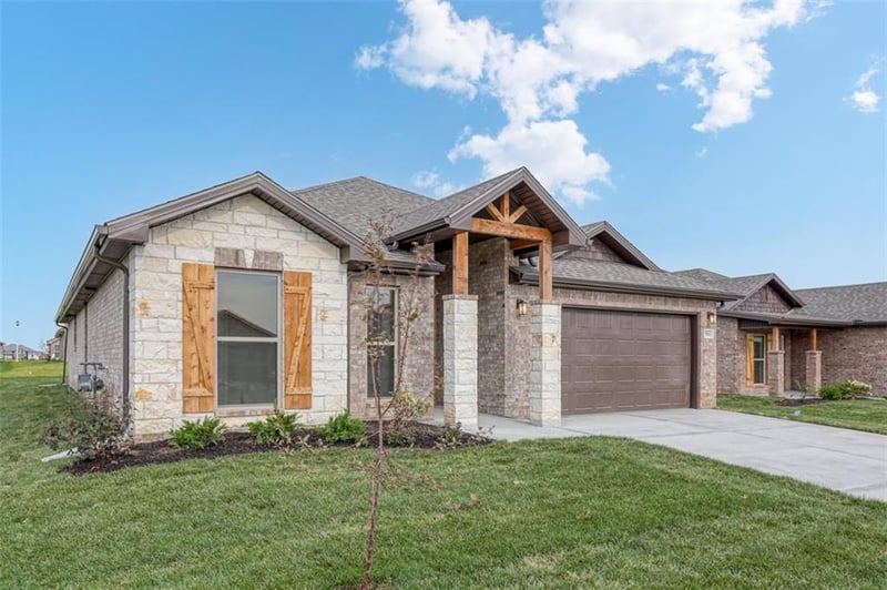 16782 Hall St, Olathe, KS 66062