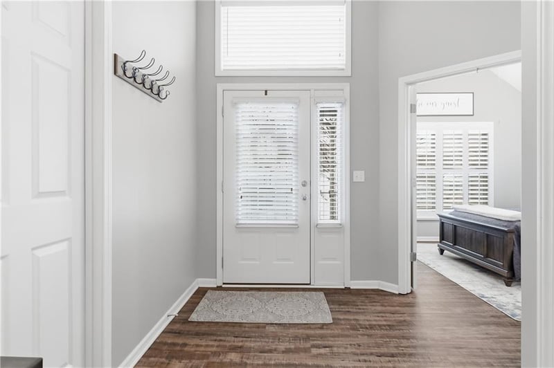 9820 Smalley Ave, Kansas City, MO 64157