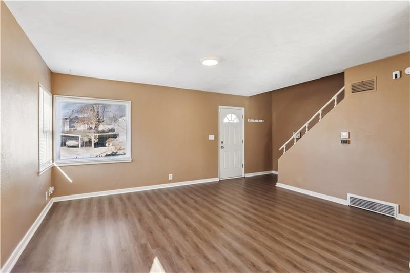 613 45th St, Kansas City, MO 64116