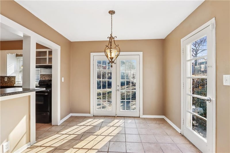 613 45th St, Kansas City, MO 64116