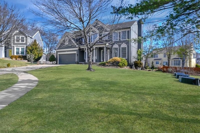 12455 Parkhill St, Overland Park, KS 66213
