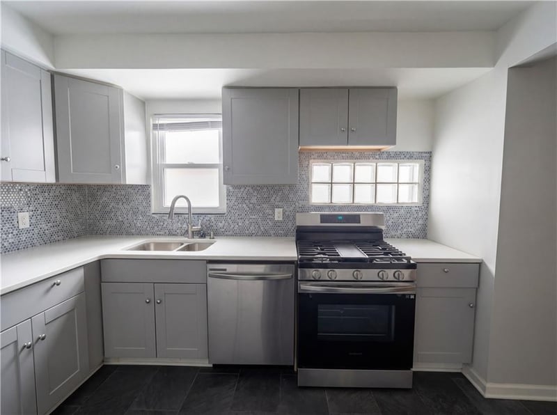 715 72nd Ter, Kansas City, MO 64131