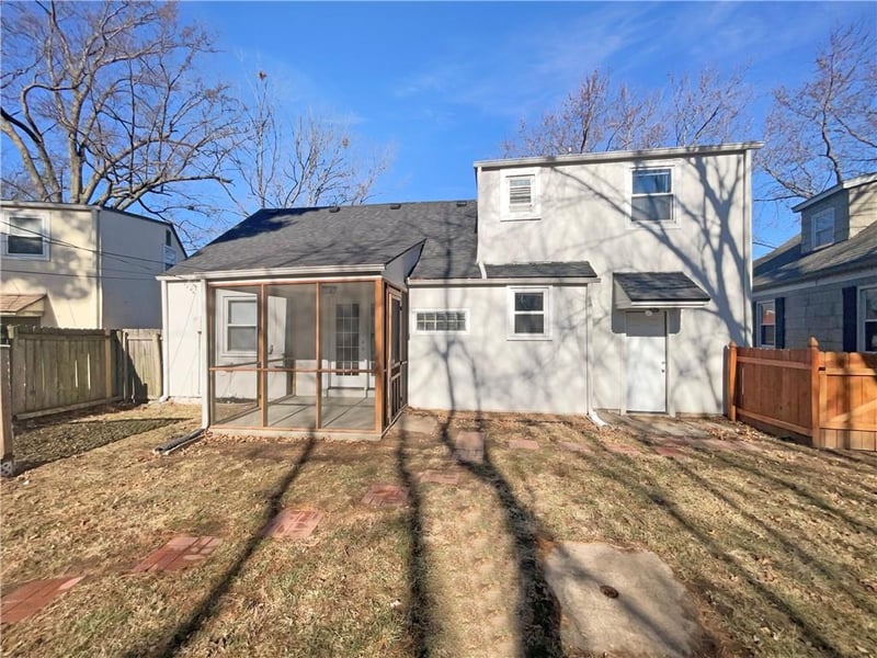 715 72nd Ter, Kansas City, MO 64131