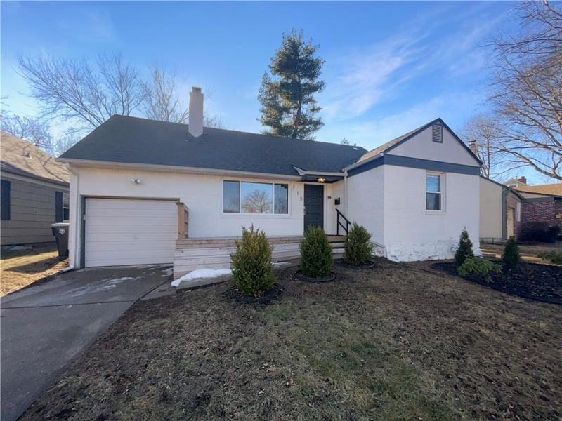 715 72nd Ter, Kansas City, MO 64131