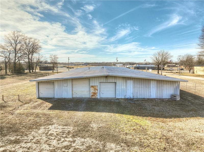 2800 Roberts Rd, Baxter Springs, KS 66713