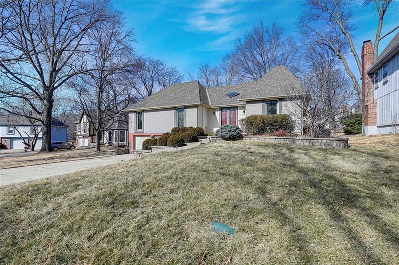 11800 99th Pl, Overland Park, KS 66214