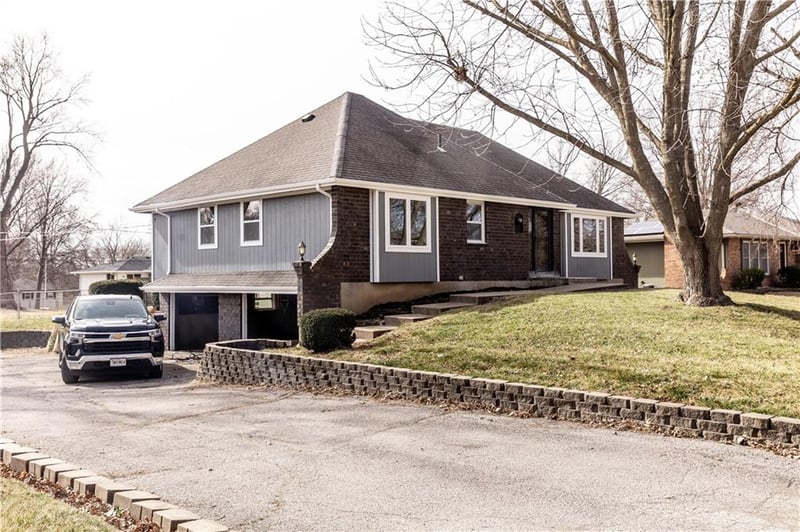 2409 86th Ter, Kansas City, MO 64154