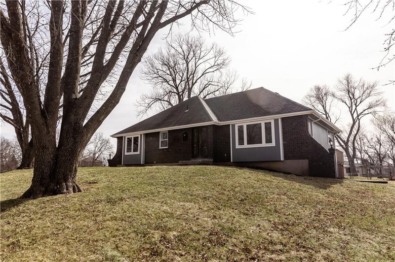 2409 86th Ter, Kansas City, MO 64154