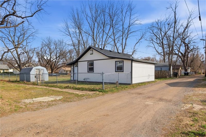 647 Grattan St, Topeka, KS 66616