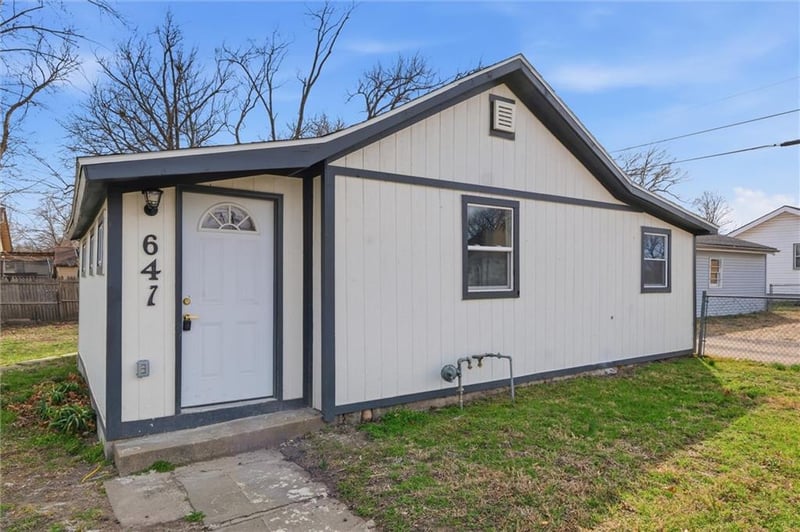647 Grattan St, Topeka, KS 66616