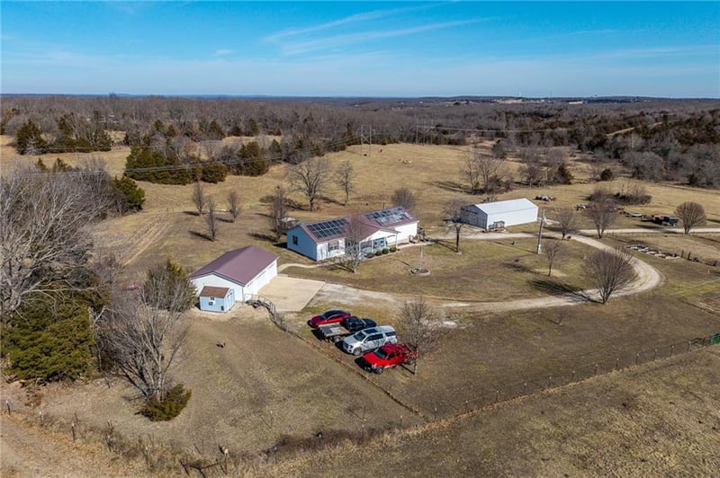 28345 Sapphire Dr, Richland, MO 65556