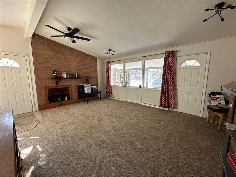 229 16th St, Maryville, MO 64468