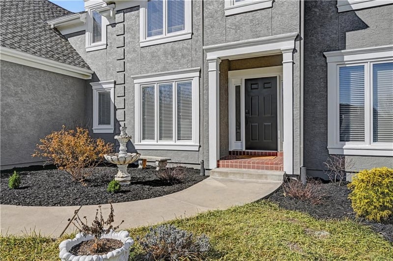 14708 Cedar St, Leawood, KS 66224