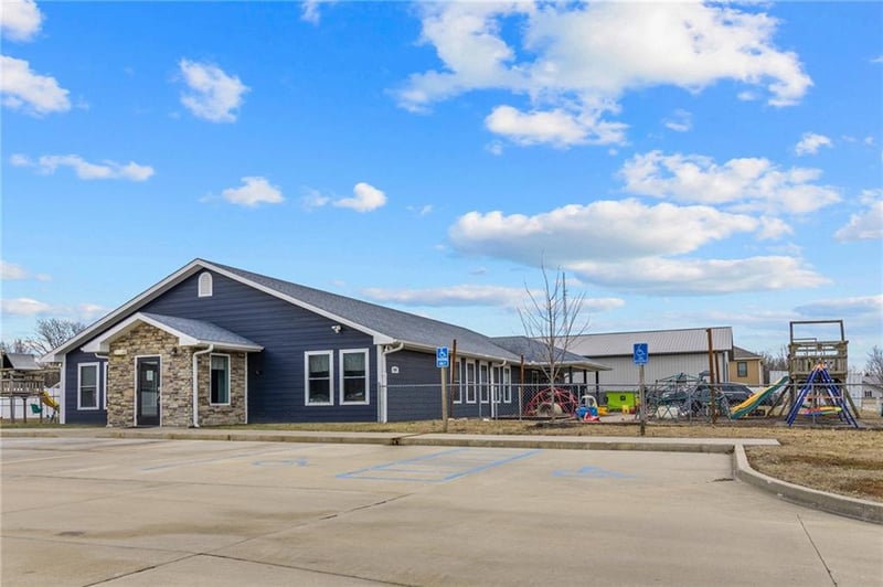 2707 Matthew Dr, Sedalia, MO 65301