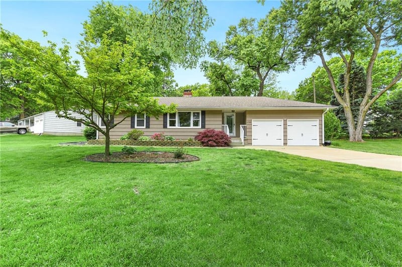6700 Marty St, Overland Park, KS 66204