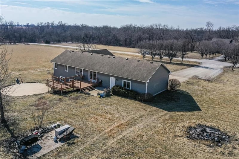 117 Hayes Rd, Wellsville, KS 66092