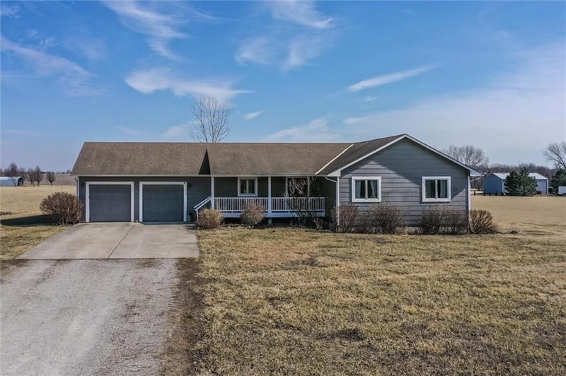 117 Hayes Rd, Wellsville, KS 66092