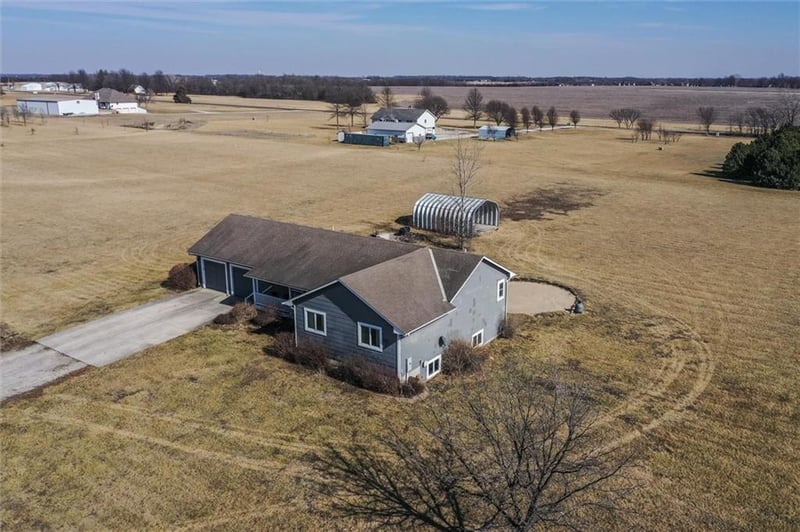 117 Hayes Rd, Wellsville, KS 66092