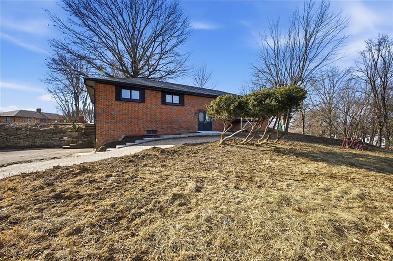 3906 Vera Ln, St Joseph, MO 64503