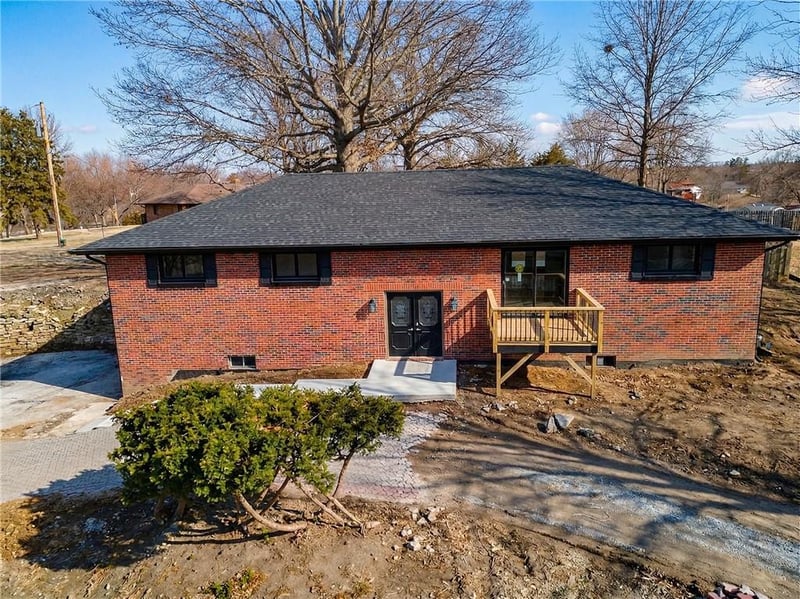 3906 Vera Ln, St Joseph, MO 64503