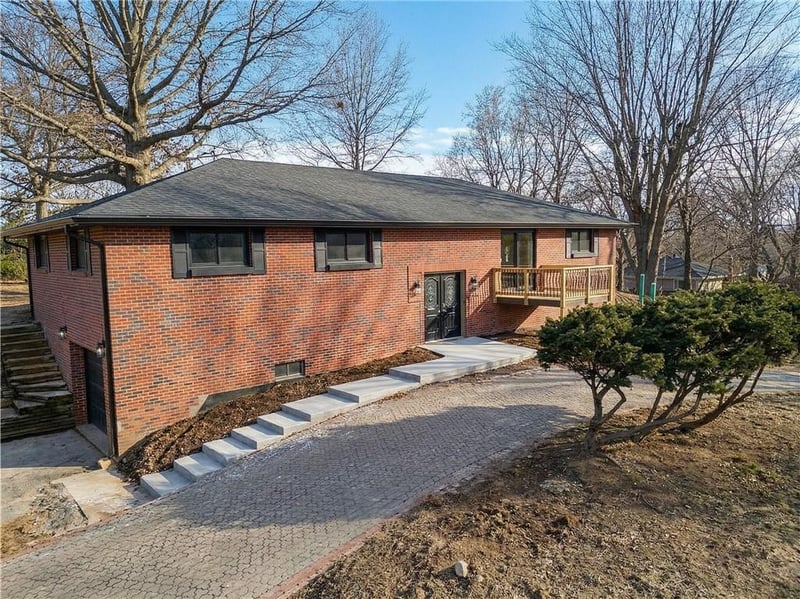 3906 Vera Ln, St Joseph, MO 64503