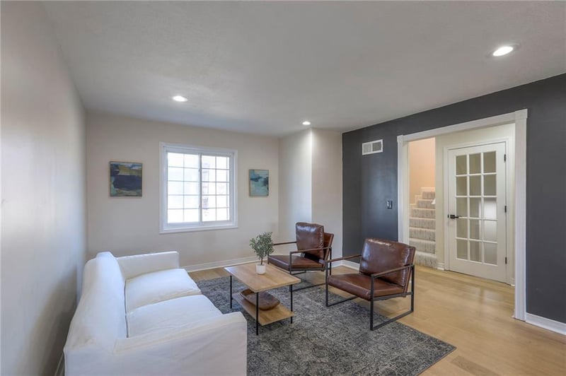 619 Gallatin St, Liberty, MO 64068