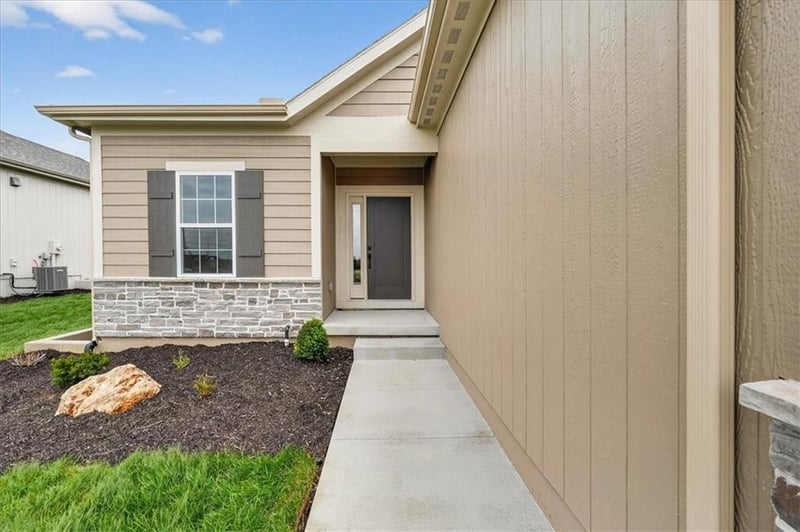 25050 94th Ter, Lenexa, KS 66227