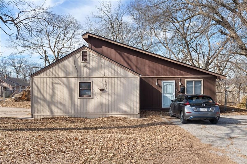 10008 60th Ter, Raytown, MO 64133