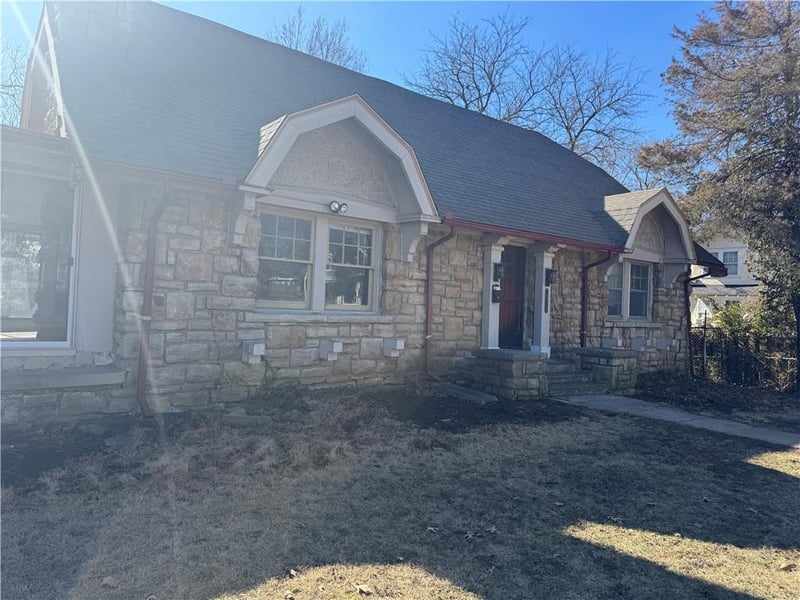 1875 76th Ter, Kansas City, MO 64132