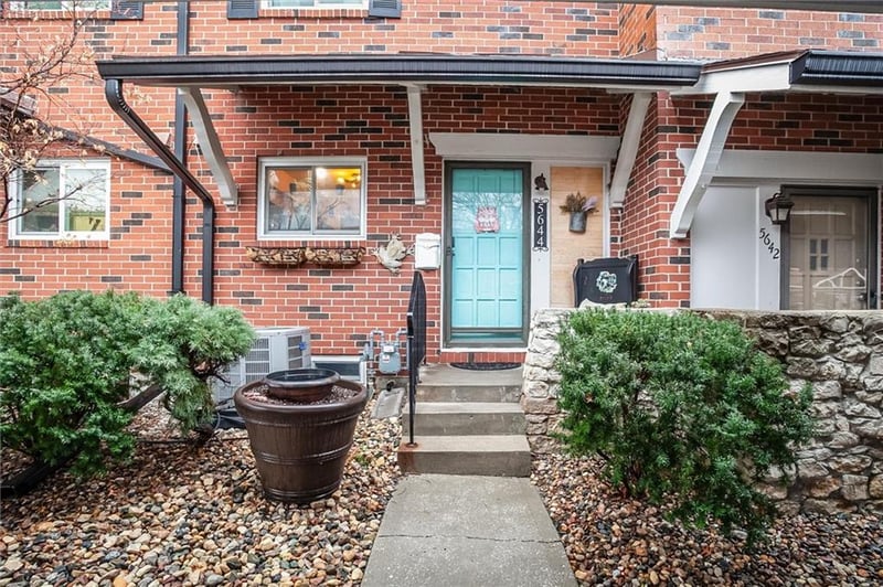 5644 W 97th St, Overland Park, KS 66207