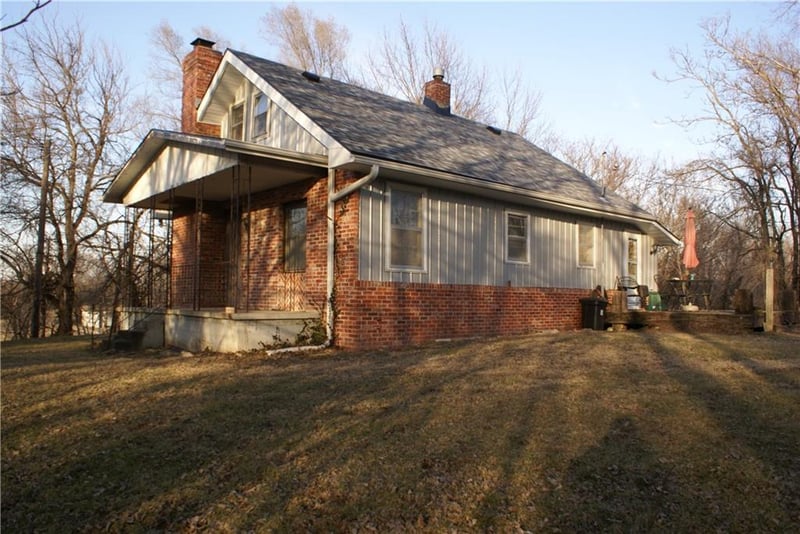 6501 16th St, St Joseph, MO 64504