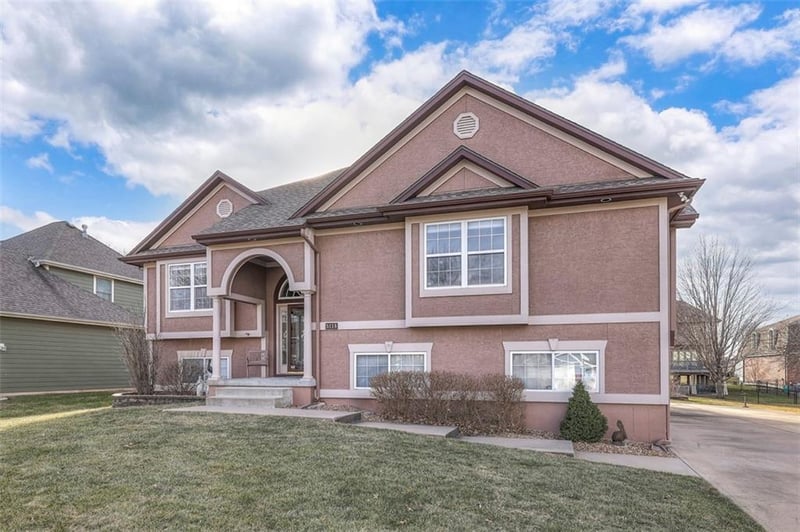 5118 Pelican Point, Lee's Summit, MO 64082