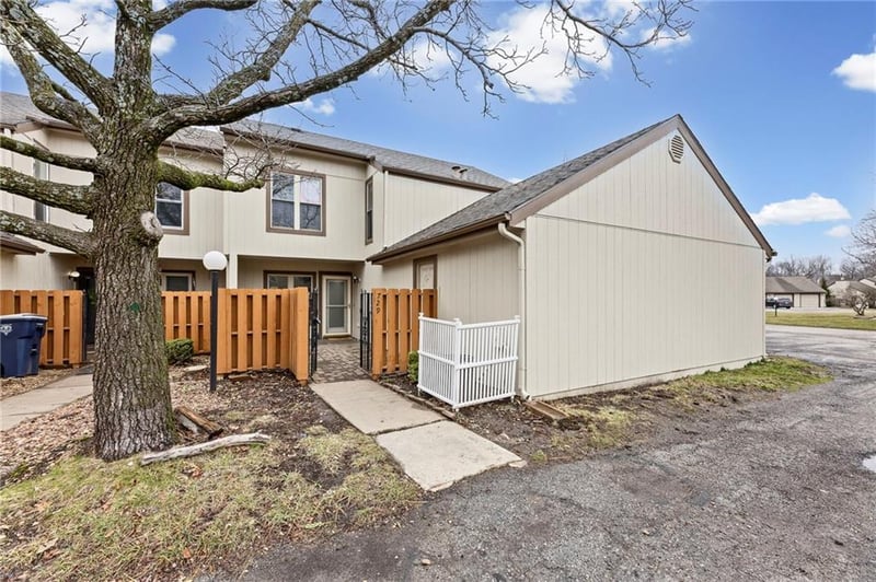 729 121 Ter, Kansas City, MO 64146